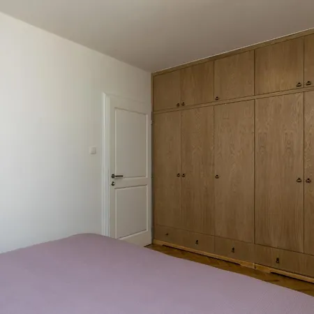 Med - Three Bedroom With Balcony And Sea View *