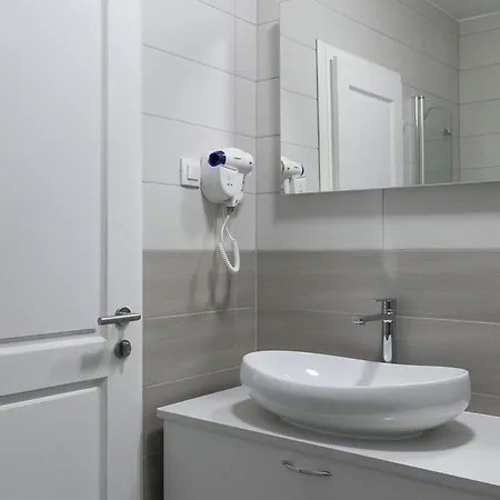Med - Three Bedroom With Balcony And Sea View Ντουμπρόβνικ