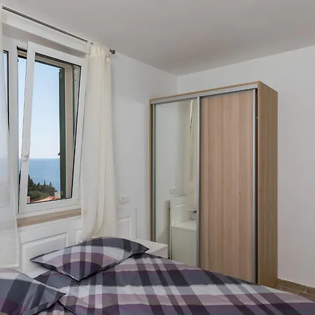 Med - Three Bedroom With Balcony And Sea View
