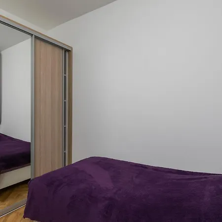 Med - Three Bedroom With Balcony And Sea View *