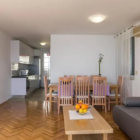 Apartment Med - Three Bedroom With Balcony And Sea View