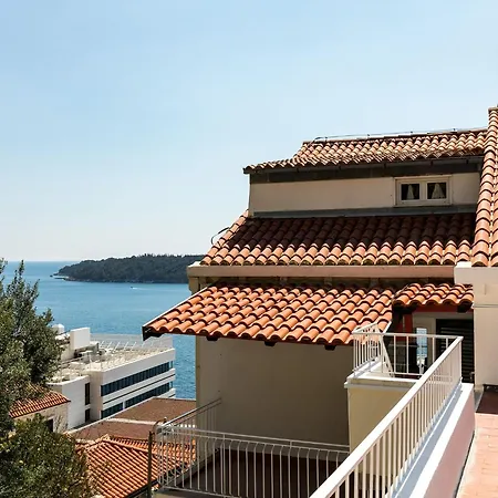 Med - Three Bedroom With Balcony And Sea View Apartment